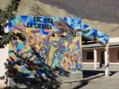 A nice mural on a Primary School, managed by Dr Vargas.